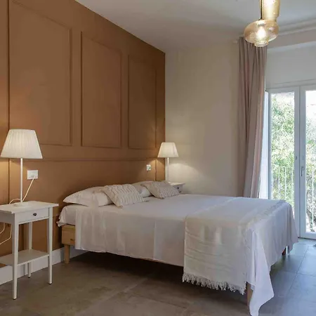 Federico Bed And Wellness Apartmanhotel Capestrano